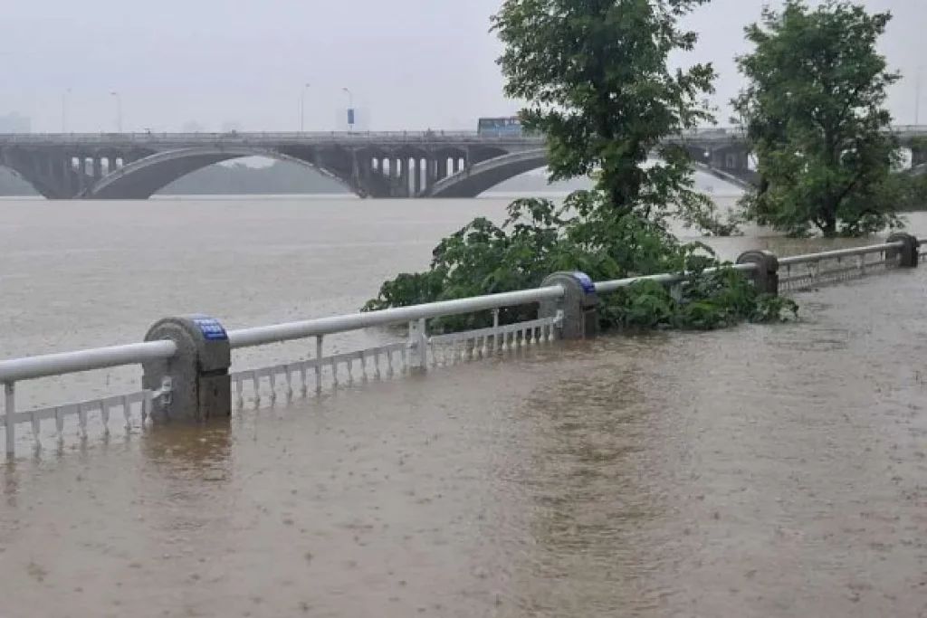 Banjur Sungai Yangtze Tewaskan 3.7jt orang