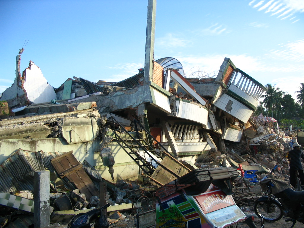 Gempa Dan Tsunami Mengguncang Nias